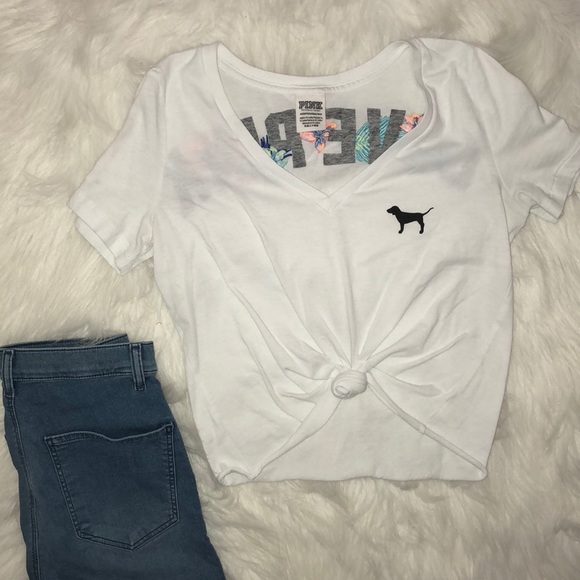 PINK Victoria's Secret Tops - PINK knotted crop top